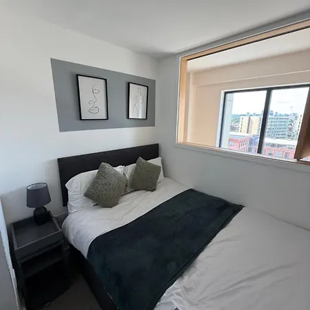 2 Bedroom 2 Bathrooms - Modern - Old Trafford - Centre - Rooftop Access 맨체스터