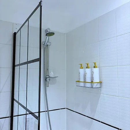Daire Elite Serviced 2br Balcony Centre Manchester