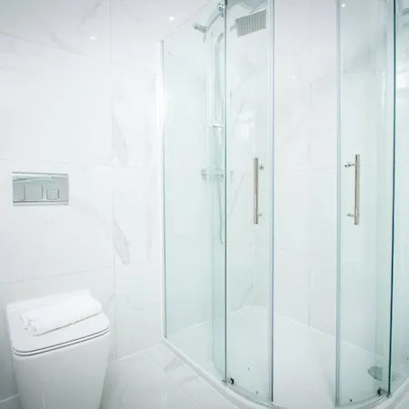 Stylish Newly Refurbished 2br Flat In Manchester