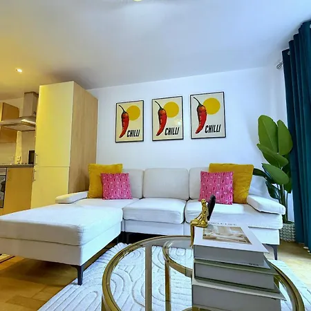 Elite Serviced 2br Balcony Centre *