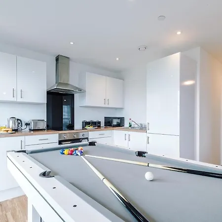 Manchester, Balcony, Old Trafford, Gym, Pool Table Manchester