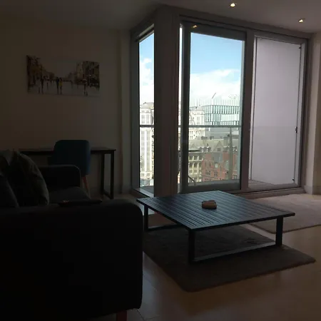 Premium 2 Bed In The Heart Of Center *