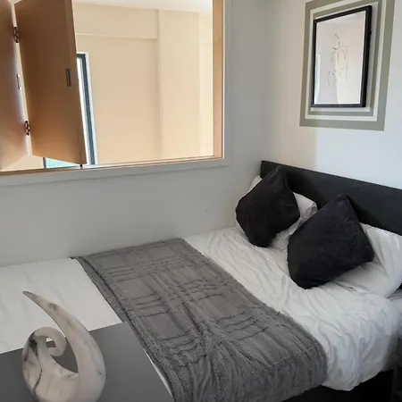 2 Bedroom 2 Bathrooms - Modern - Old Trafford - Centre - Rooftop Access 아파트 맨체스터
