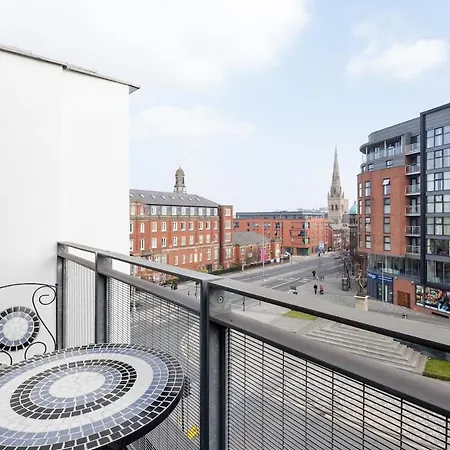 Spacious Duplex With Parking Lägenhet Manchester