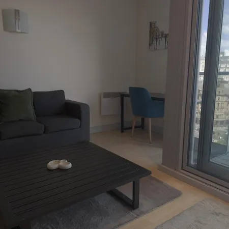 Premium 2 Bed In The Heart Of Center Manchester