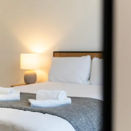 Contemporary 2 Bedroom In Μάντσεστερ