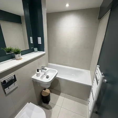 2 Bedroom 2 Bathrooms - Modern - Old Trafford - City Centre - Rooftop Access Daire