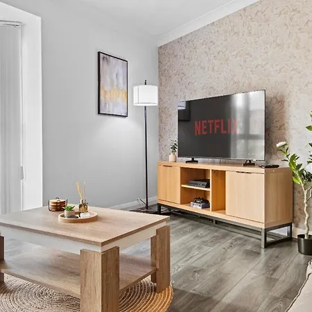 Prime Location Pad Free Parking Ps4 Wifi Tourists Manchester