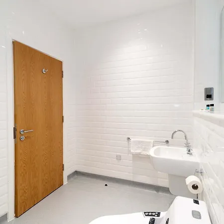 Contemporary 2 Bedroom In Μάντσεστερ