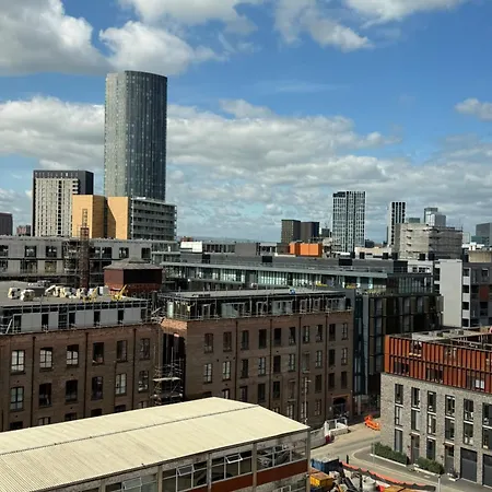 2 Bedroom 2 Bathrooms - Modern - Old Trafford - City Centre - Rooftop Access * Manchester