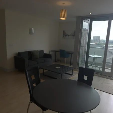 Premium 2 Bed In The Heart Of Center *