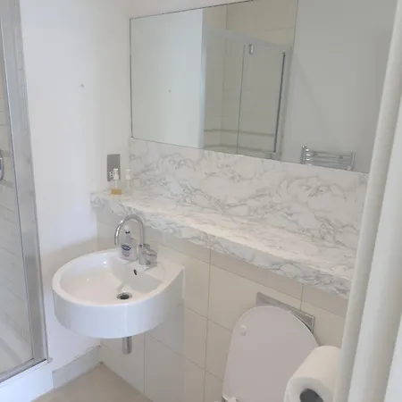 Premium 2 Bed In The Heart Of Center *