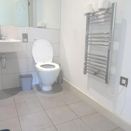 Premium 2 Bed In The Heart Of Center *