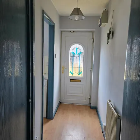 Comfortable 2 Bedroom House *