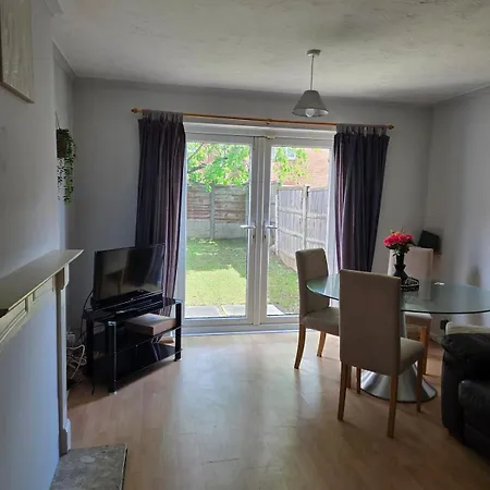Comfortable 2 Bedroom House * Manchester