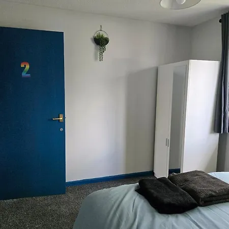 Comfortable 2 Bedroom House Feriehus