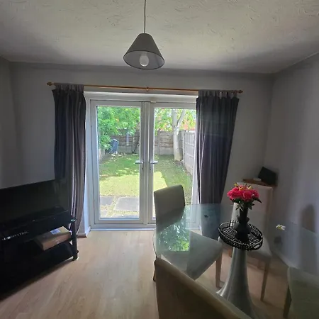 Comfortable 2 Bedroom House Tatil Evi Manchester