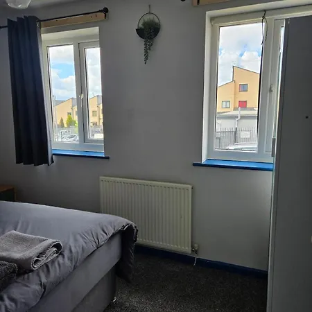 Comfortable 2 Bedroom House *