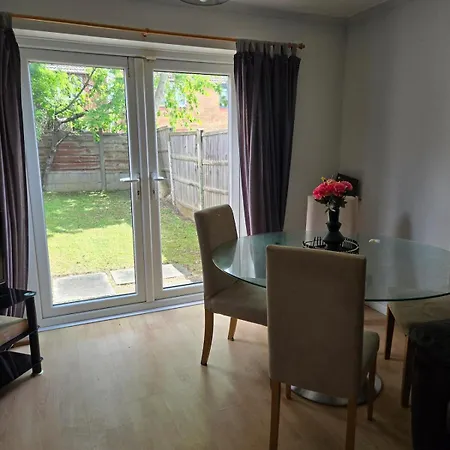 Comfortable 2 Bedroom House Tatil Evi *