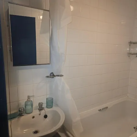 Comfortable 2 Bedroom House Tatil Evi Manchester