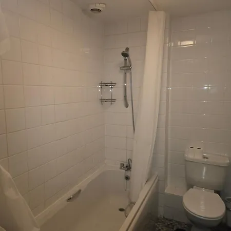 Comfortable 2 Bedroom House *