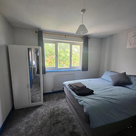 Comfortable 2 Bedroom House * Manchester