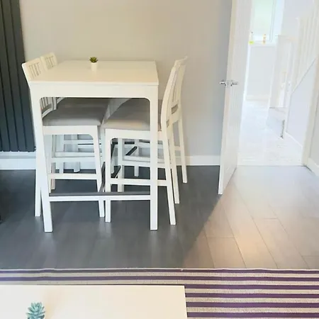 #185 Urban Retreat - Sleeps 5 Tatil Evi