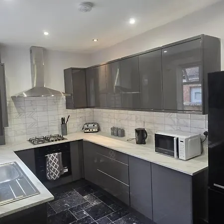 Big 4 Bedder - South * Manchester