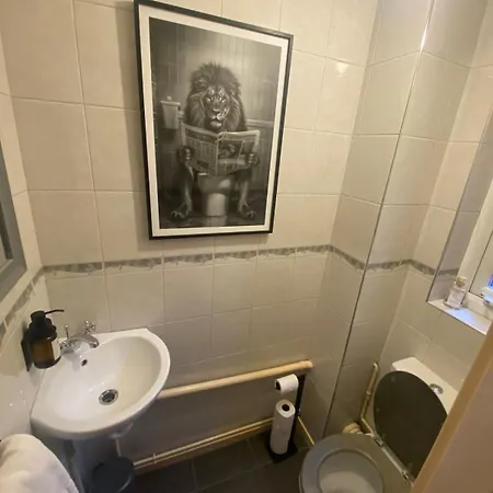 Comfortable 3-bed Terrace - Vila *