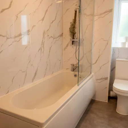 Peel Grove - Luxury House - *