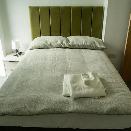 Aparthotel Modern Salford Flat *