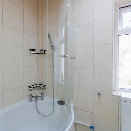 Nyaraló 5 Bedroom House In Stretford, Manchester-sleeps Up To 13! *