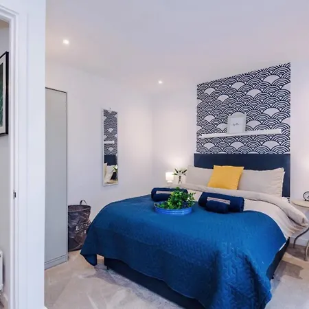 Tatil Evi Modern 3-bed House | Pool Table | Free Parking
