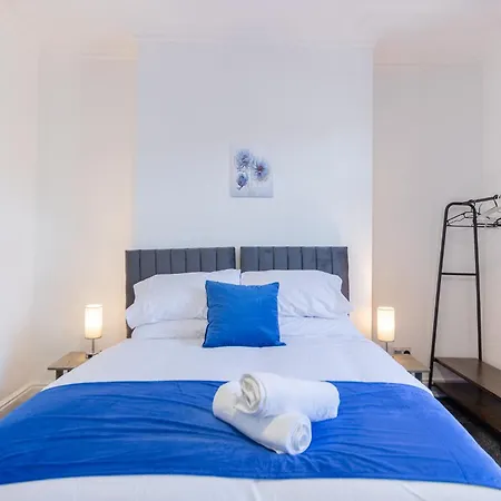 Nyaraló 5 Bedroom House In Stretford, Manchester-sleeps Up To 13! Manchester
