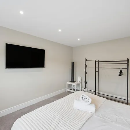 بيت للعطل Spacious & Modern In Chorlton - Sleeps 5 Guests & Free Parking