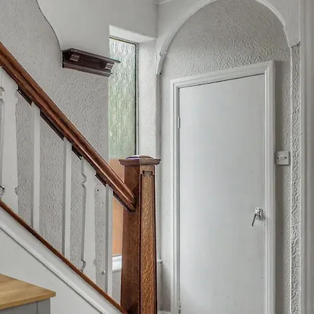 5br House, Ideal For Groups, Parking, Sleeps 10 * Manchester