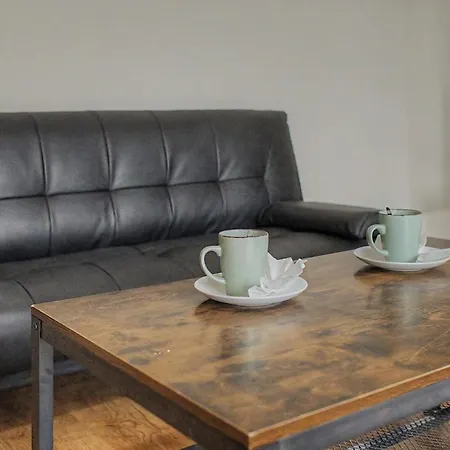 Tatil Evi 5br House, Ideal For Groups, Parking, Sleeps 10 Manchester