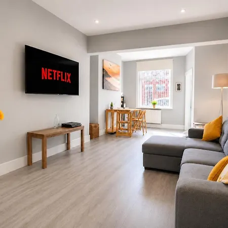Spacious Fallowfield Manchester