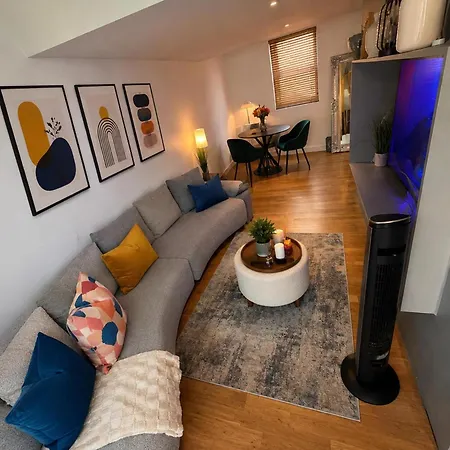 Sleeps4-Hottub-2Bed-Nearmediacity Διαμέρισμα Μάντσεστερ
