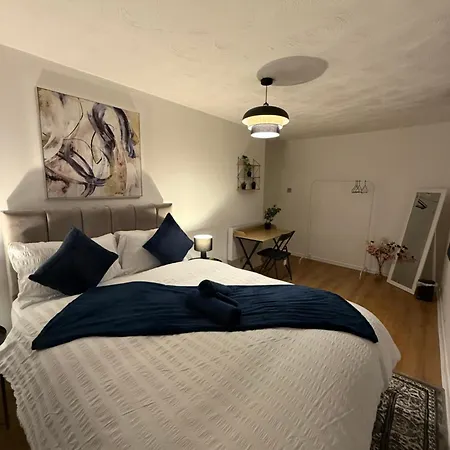 City Pad 1-Bed Opposite Shudehill Апартаменты *