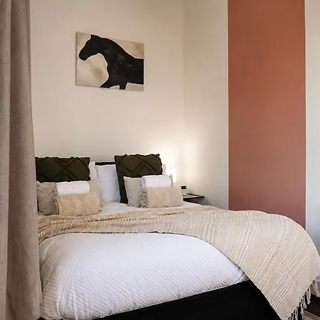 Near Manchester City Centre, 2Br Apartment Sleeps 6 Manchester