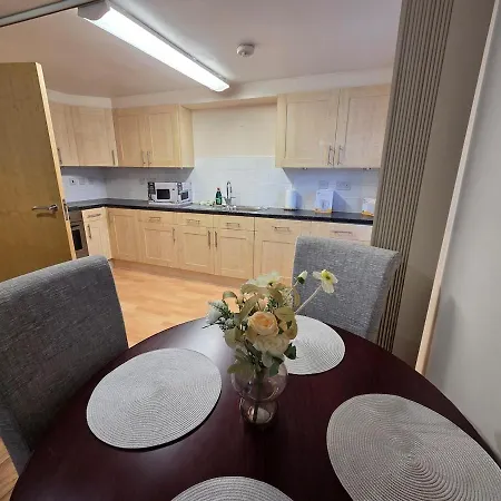Modern 2br Near Centre & Ao Arena *