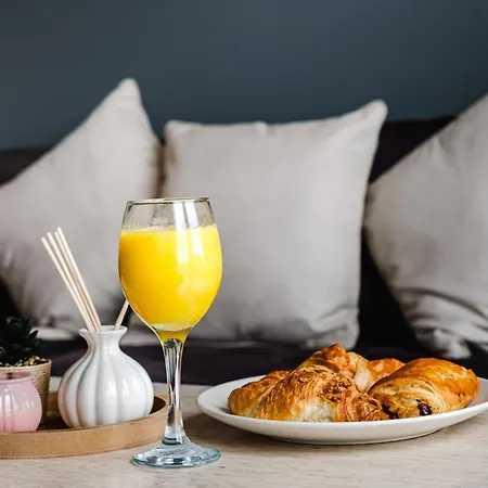 Luxury Centre - Sleeps 4 - Parking Daire *