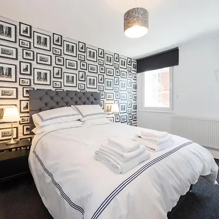 Spacious 2 Bed On Manchester's Famous Canal Street * Manchester