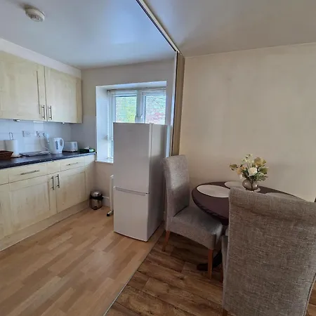 Modern 2br Near Centre & Ao Arena *