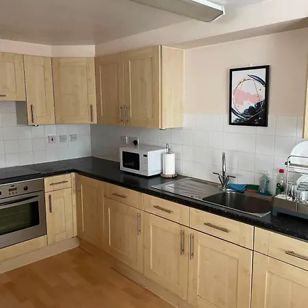 Modern 2br Near Centre & Ao Arena Διαμέρισμα