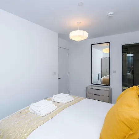 Stylish 2br 2ba - Gym & Co-working Manchester