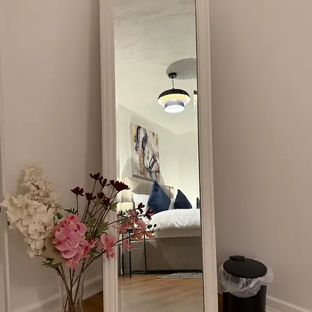 City Pad 1-Bed Opposite Shudehill * Манчестер