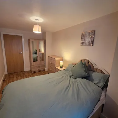 Modern 2br Near Centre & Ao Arena