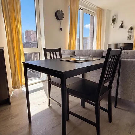 Floor Flat With Balcony Overlooking - Pass The Keys * Manchester